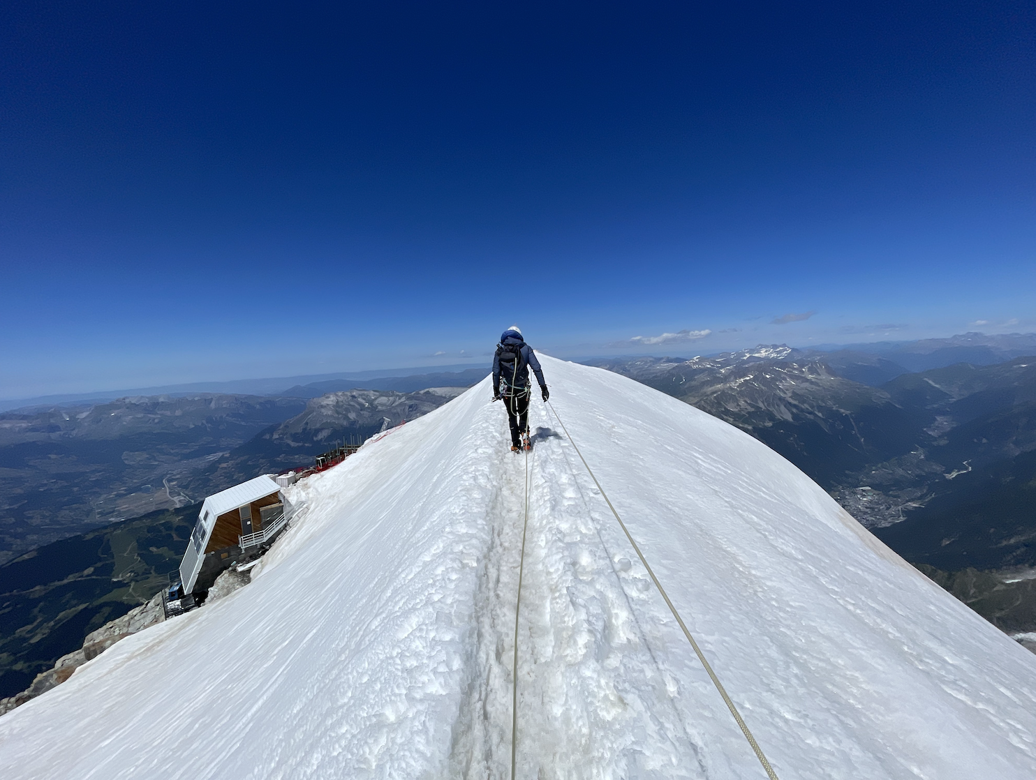 Descente vers le refuge du Goûter sur le Mont-Blanc